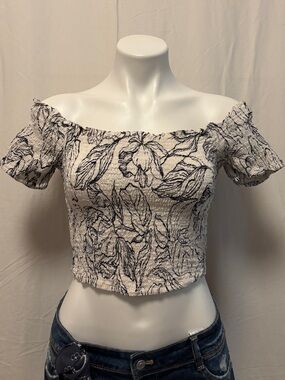 H&M scrunched fitted floral top linen blend